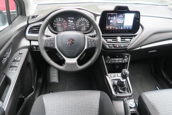 Vehicle image 4