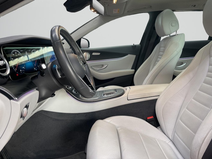 Vehicle image MERCEDES-BENZ E 400