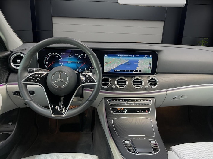 Vehicle image MERCEDES-BENZ E 400