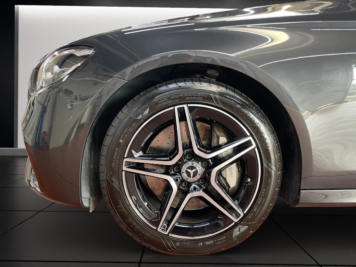 Vehicle image MERCEDES-BENZ E 400