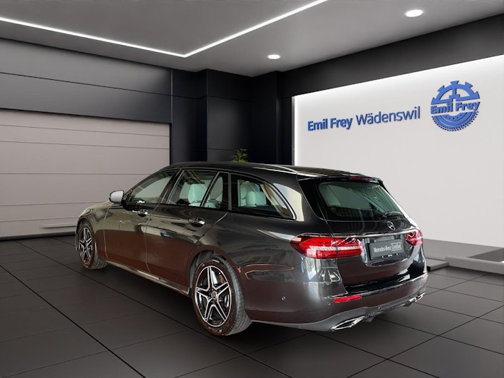 Vehicle image MERCEDES-BENZ E 400