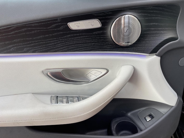 Vehicle image MERCEDES-BENZ E 400