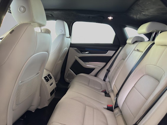 Vehicle image 10 Vehicle image 10