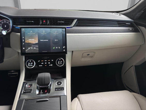 Vehicle image 12 Vehicle image 12