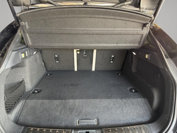 Vehicle image 16 Vehicle image 16