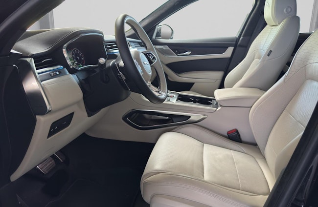 Vehicle image 6 Vehicle image 6