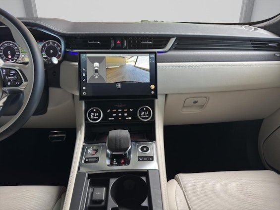 Vehicle image 13 Vehicle image 13