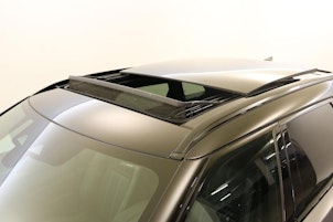 Vehicle image LAND ROVER Range Rover Velar 2.0 T R-Dynamic SE