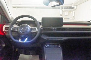 Vehicle image JEEP Avenger Summit