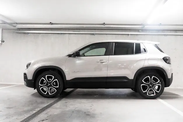 Jeep Avenger Summit / Leasing à partir de 0.99%