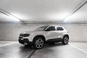 Vehicle image JEEP Avenger Summit