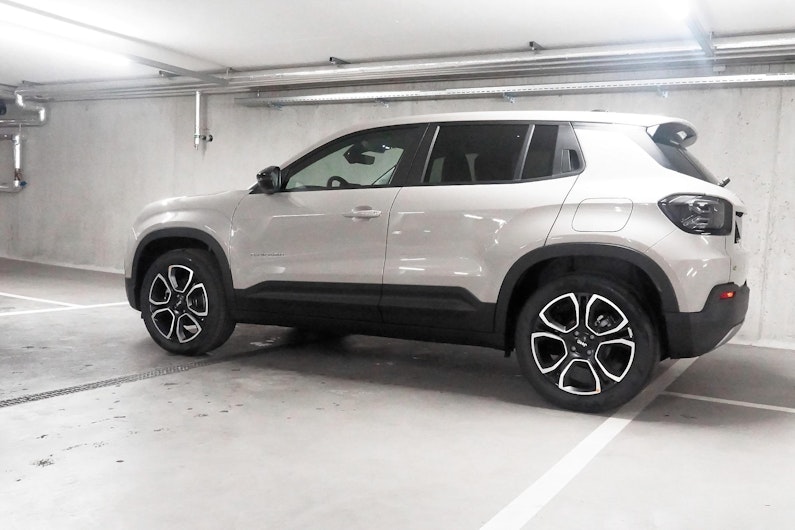 Vehicle image JEEP AVENGER