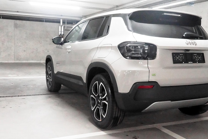 Vehicle image JEEP AVENGER