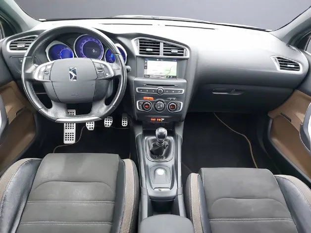 DS Automobiles 4 1.6 THP 210 Sport Chic