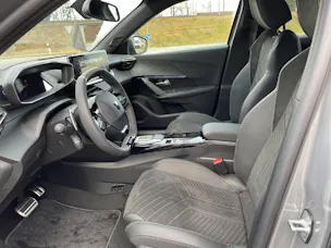 Peugeot 2008 1.2 Hybrid GT