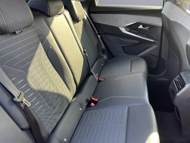 Peugeot 3008 1.2 Hybrid Allure