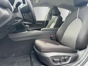 Toyota Camry 2.5 HSD e-CVT com.