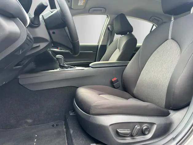 Toyota Camry 2.5 HSD e-CVT com.
