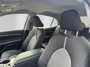 Toyota Camry 2.5 HSD e-CVT com.