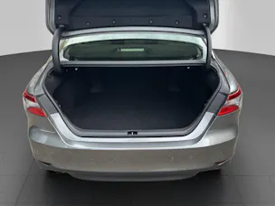 Toyota Camry 2.5 HSD e-CVT com.