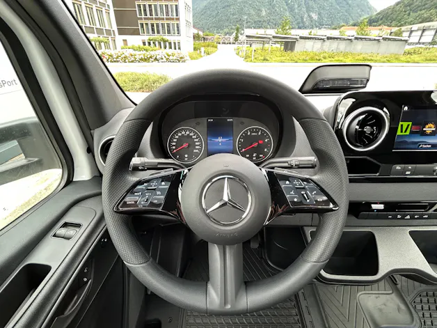 Mercedes-Benz Sprinter 317 CDI BASE CH Standard