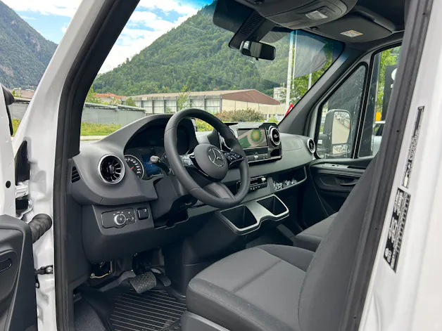 Mercedes-Benz Sprinter 317 CDI BASE CH Standard