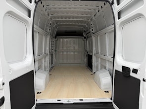 Vehicle image CITROEN Jumper Kaw. 35 L3H3 2.2 BlueHDi 140 S/S