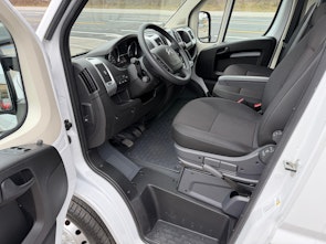 Vehicle image CITROEN Jumper Kaw. 35 L3H3 2.2 BlueHDi 140 S/S