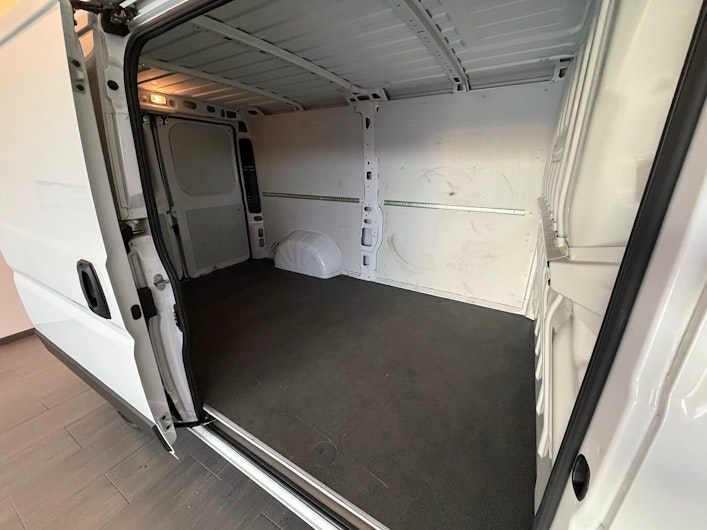 Vehicle image OPEL MOVANO