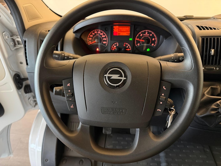 Vehicle image OPEL MOVANO