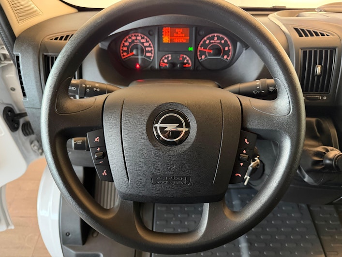 Vehicle image OPEL MOVANO