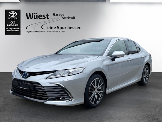 First vehicle image