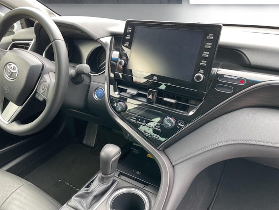 Vehicle image 16