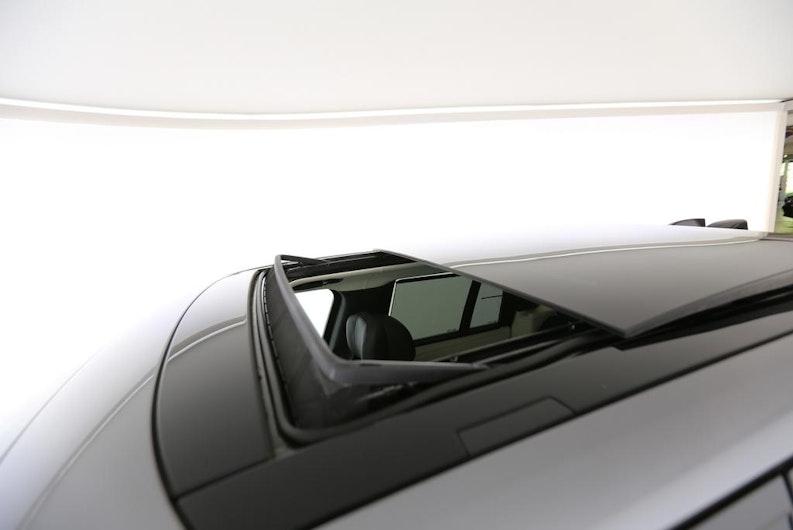 Vehicle image LAND ROVER RANGE ROVER