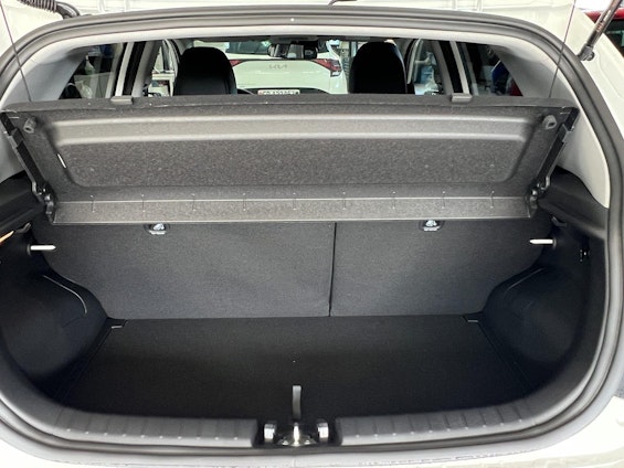 Vehicle image 4 Vehicle image 4