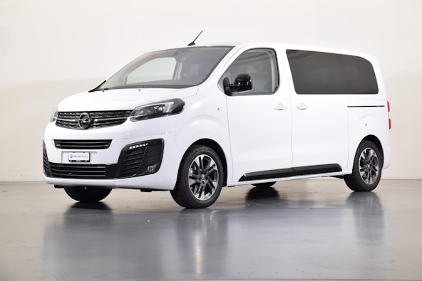 First vehicle image