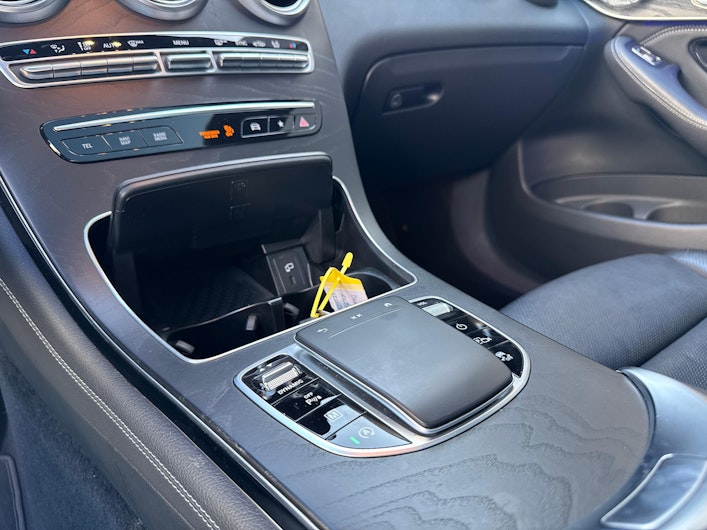 Fahrzeugbild MERCEDES-BENZ GLC 300