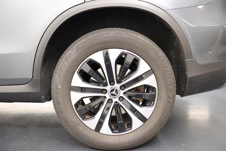 Vehicle image MERCEDES-BENZ GLC 300