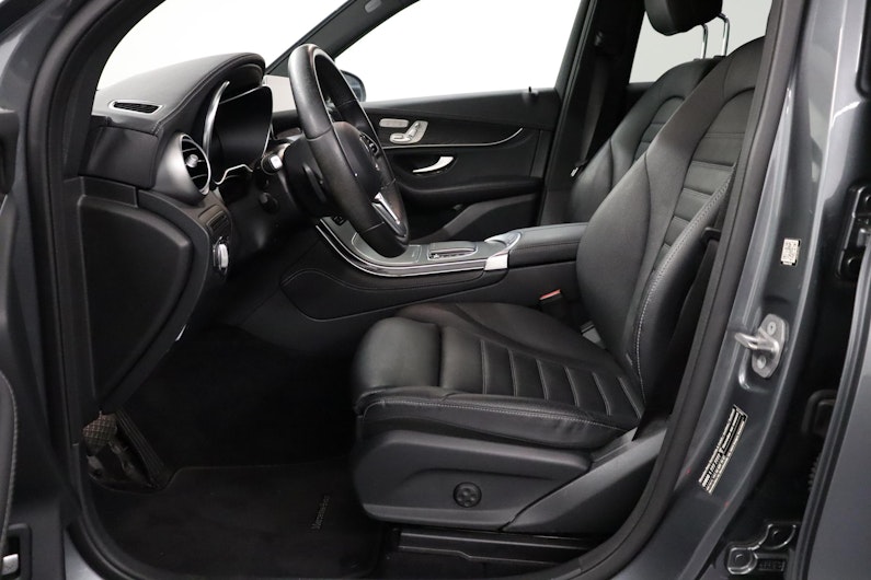 Vehicle image MERCEDES-BENZ GLC 300