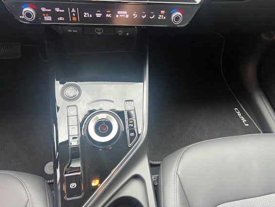 Vehicle image 12 Vehicle image 12