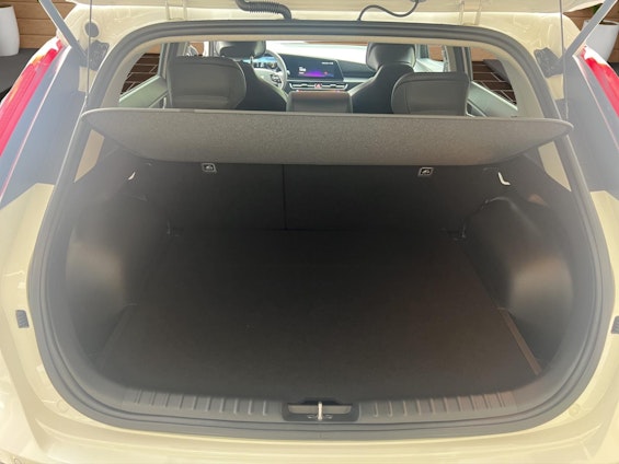 Vehicle image 9 Vehicle image 9