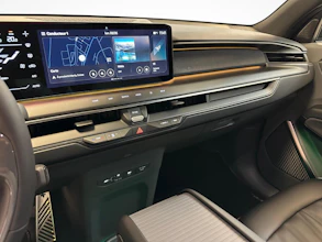 https://vehicle.imgix.net/3962854/4af6b0c9-070f-465c-9a94-c50aedd640f6.jpg