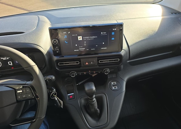 Vehicle image 13 Vehicle image 13