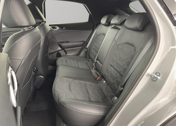 Vehicle image 6 Vehicle image 6