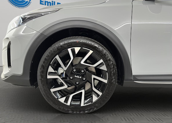 Vehicle image 3 Vehicle image 3