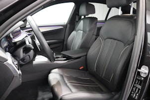 Vehicle image BMW 530i xDrive SAG