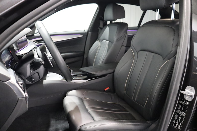 Vehicle image BMW 5 SERIES