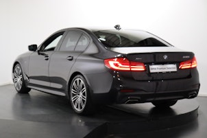 Vehicle image BMW 530i xDrive SAG