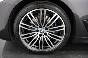 Vehicle image BMW 530i xDrive SAG