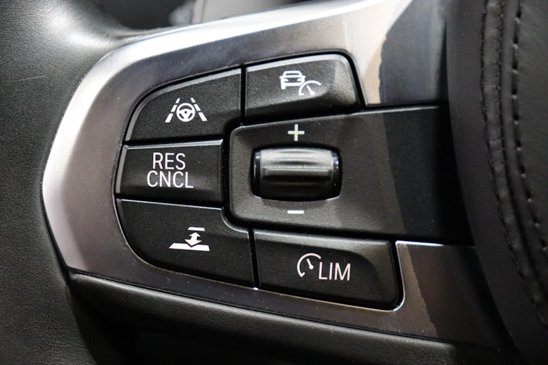 Vehicle image BMW 5 SERIES